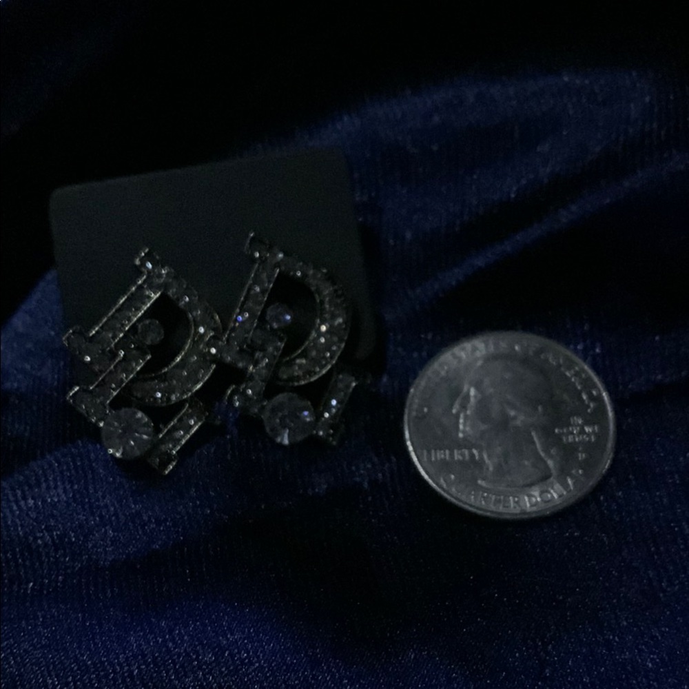 Fashion Crystal Logo Earrings - Picture 2 of 6